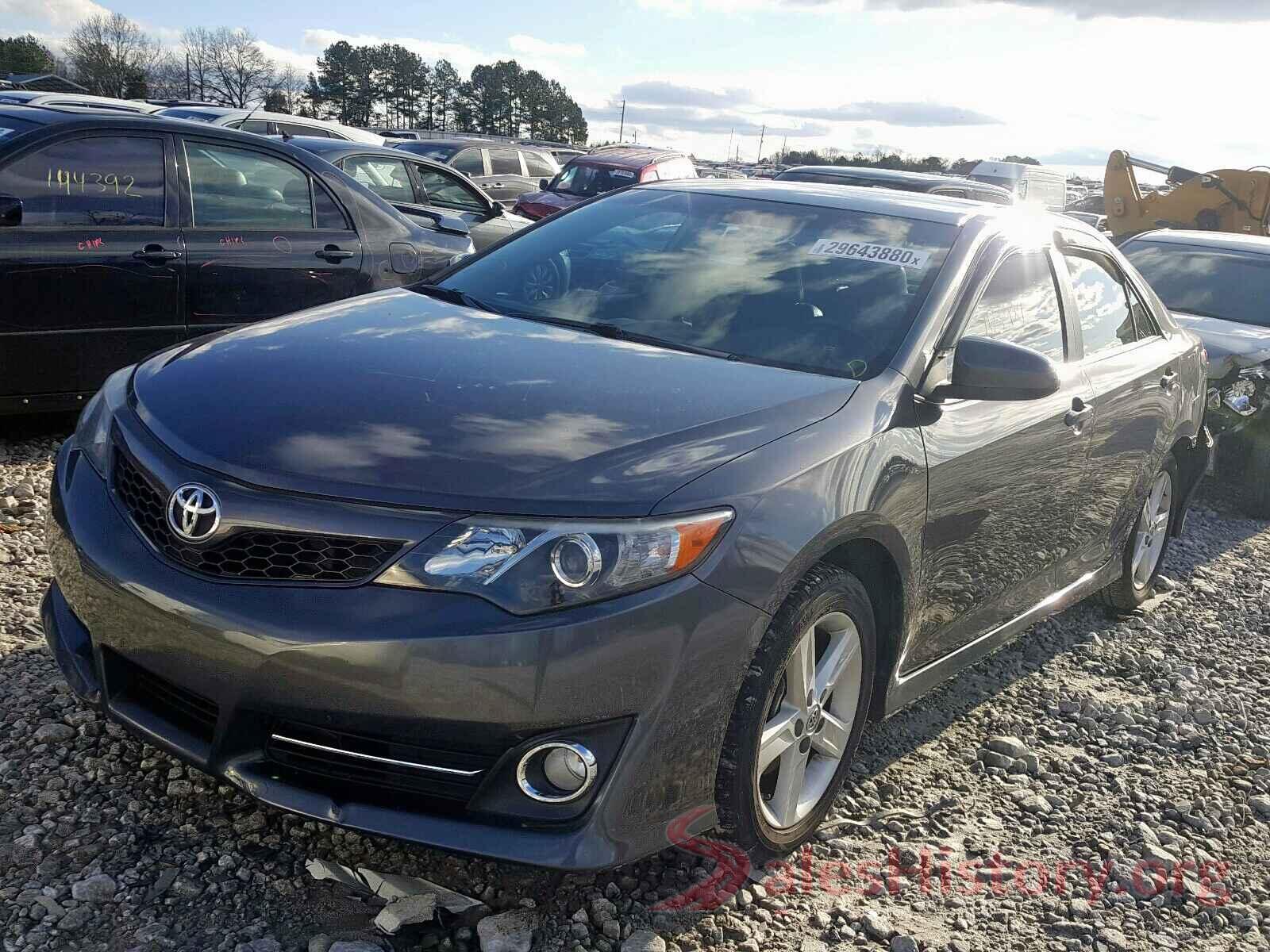 5TDKZRFH9KS324676 2014 TOYOTA CAMRY