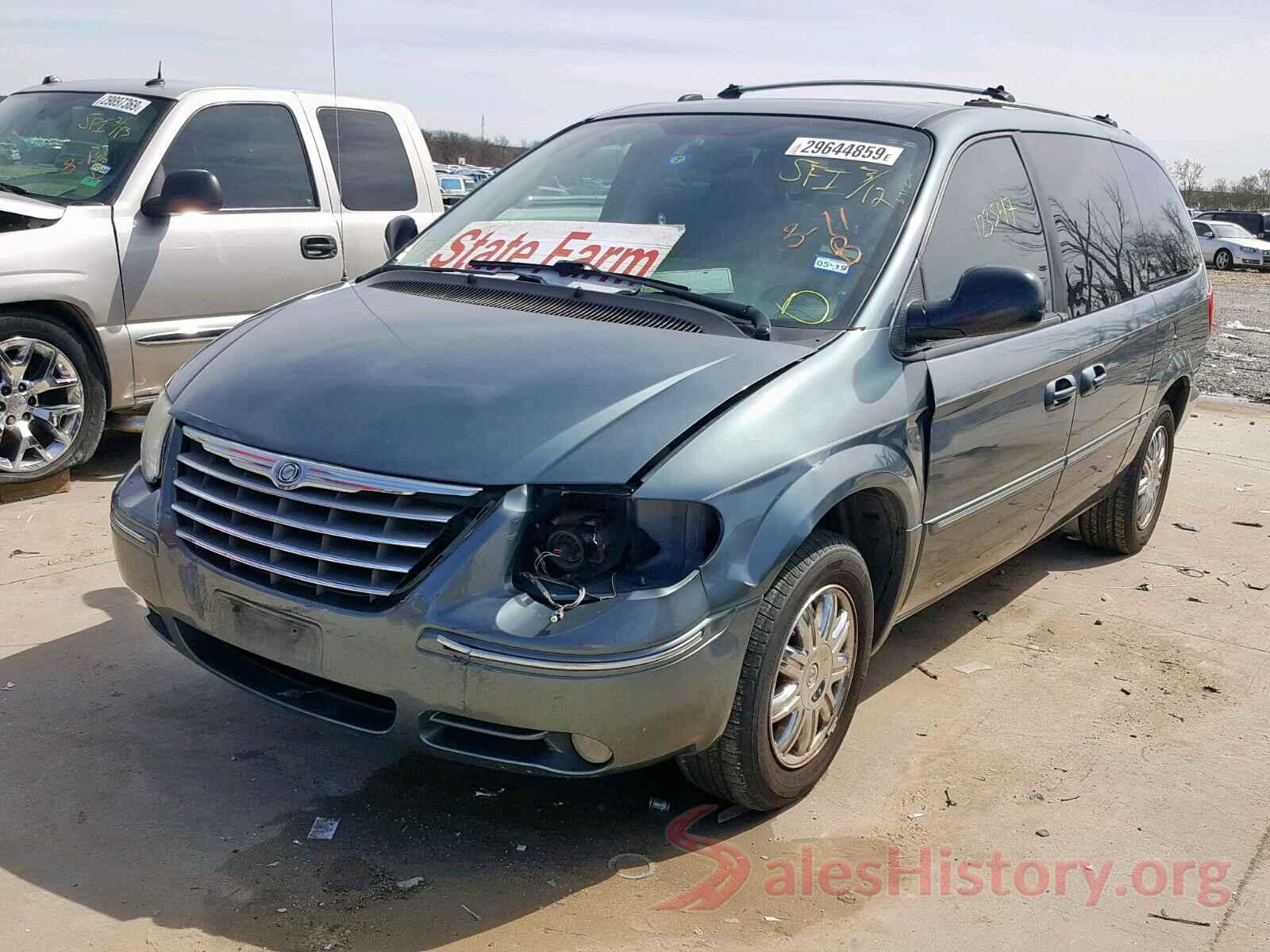 5BZAF0AA5JN852245 2005 CHRYSLER TOWN & COU