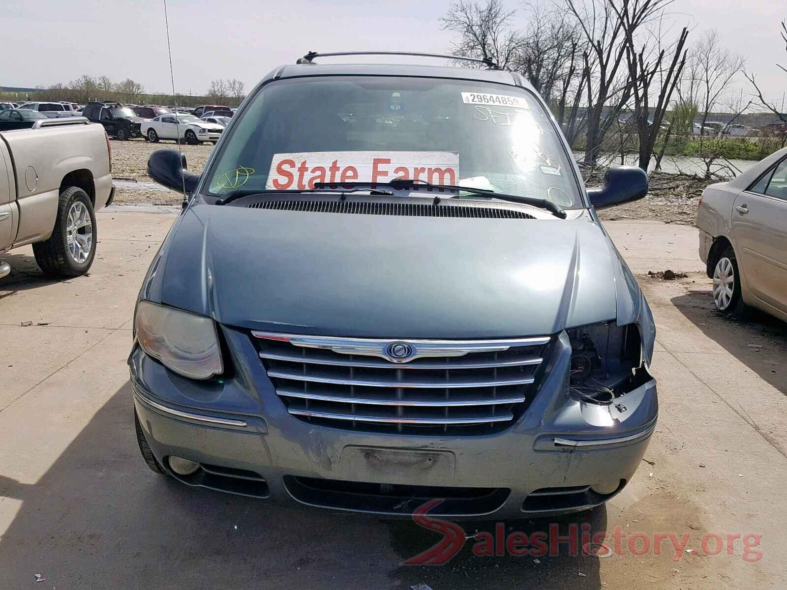 5BZAF0AA5JN852245 2005 CHRYSLER TOWN & COU