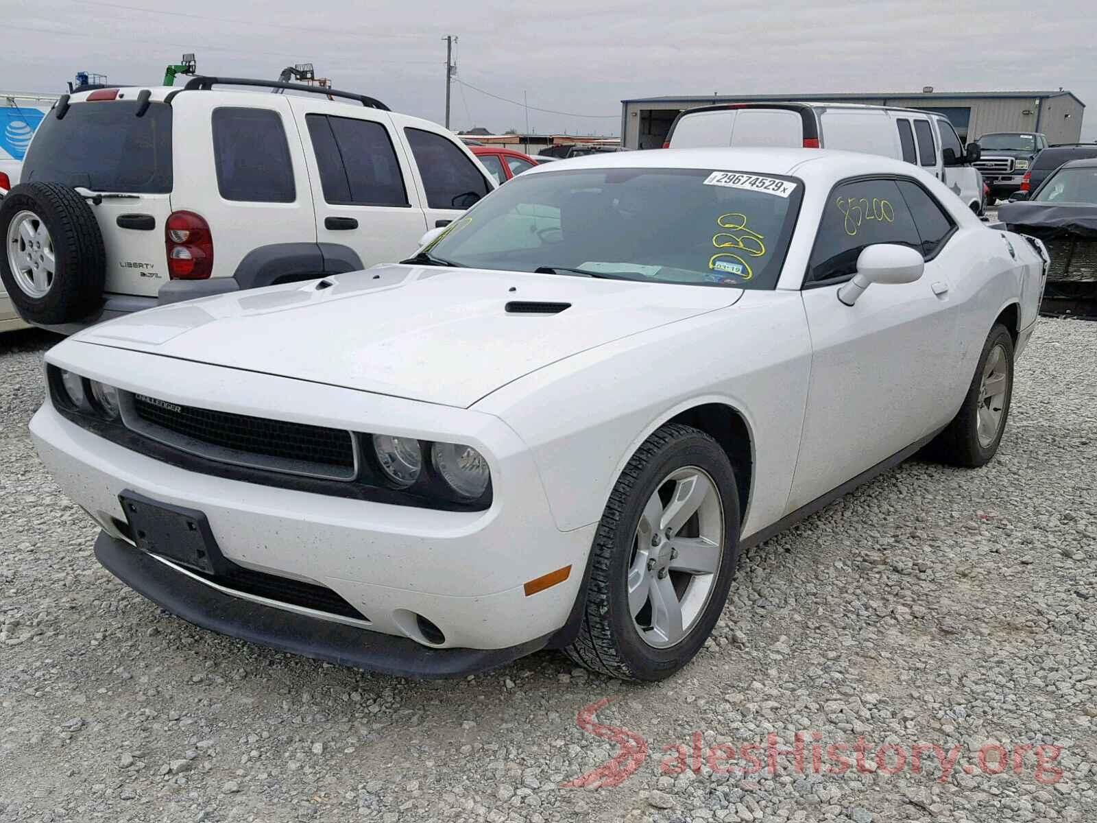 KNMAT2MV8GP695567 2013 DODGE CHALLENGER