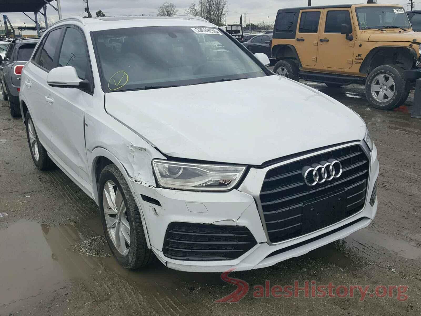 JF2SKAEC1KH573359 2018 AUDI Q3