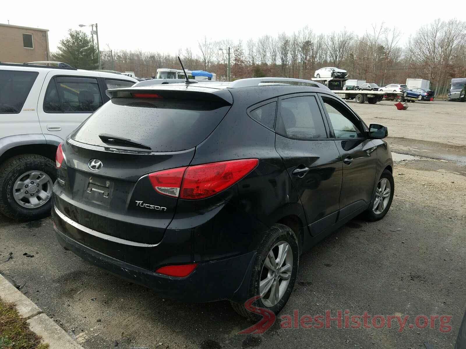 YV4A22PL8G1040306 2011 HYUNDAI TUCSON