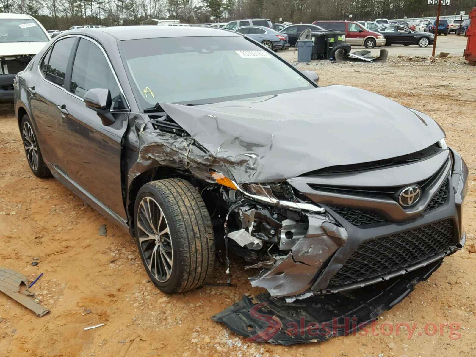 WVGAV7AX2HK028999 2018 TOYOTA CAMRY