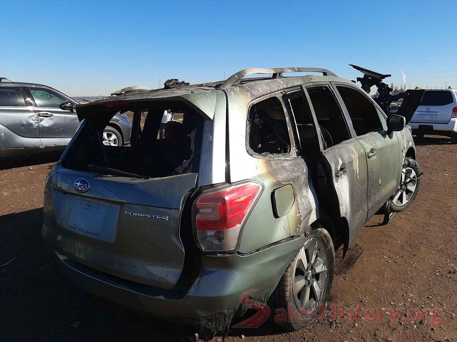 JF2SJARC3JH459763 2018 SUBARU FORESTER