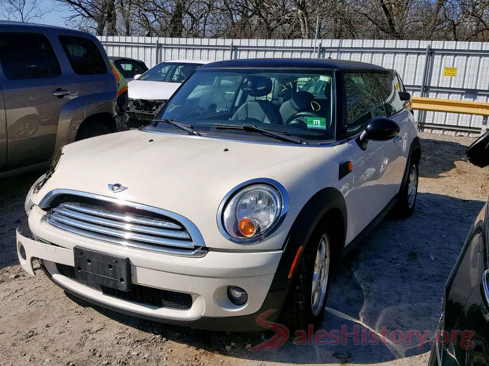 3N6CM0KN8JK699525 2010 MINI COOPER