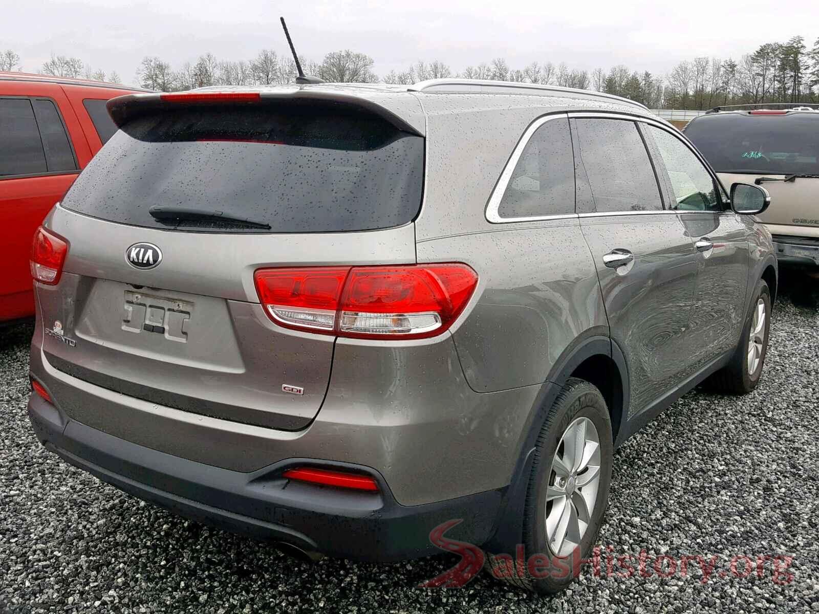 3VWE57BU8KM125602 2016 KIA SORENTO LX