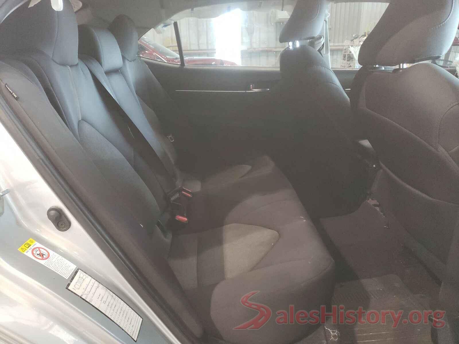 4T1B11HKXJU087204 2018 TOYOTA CAMRY