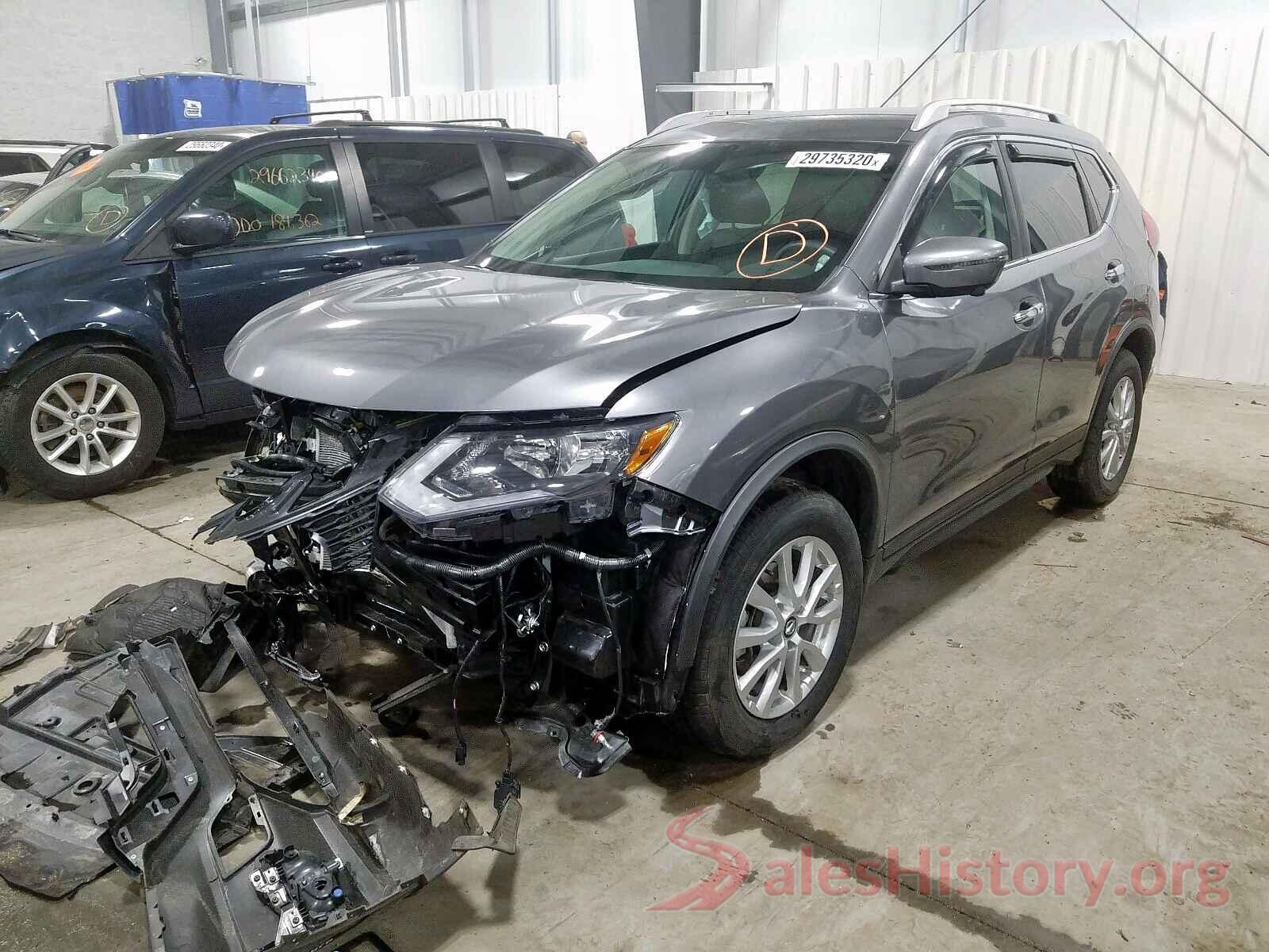 KNMAT2MV9JP561576 2018 NISSAN ROGUE