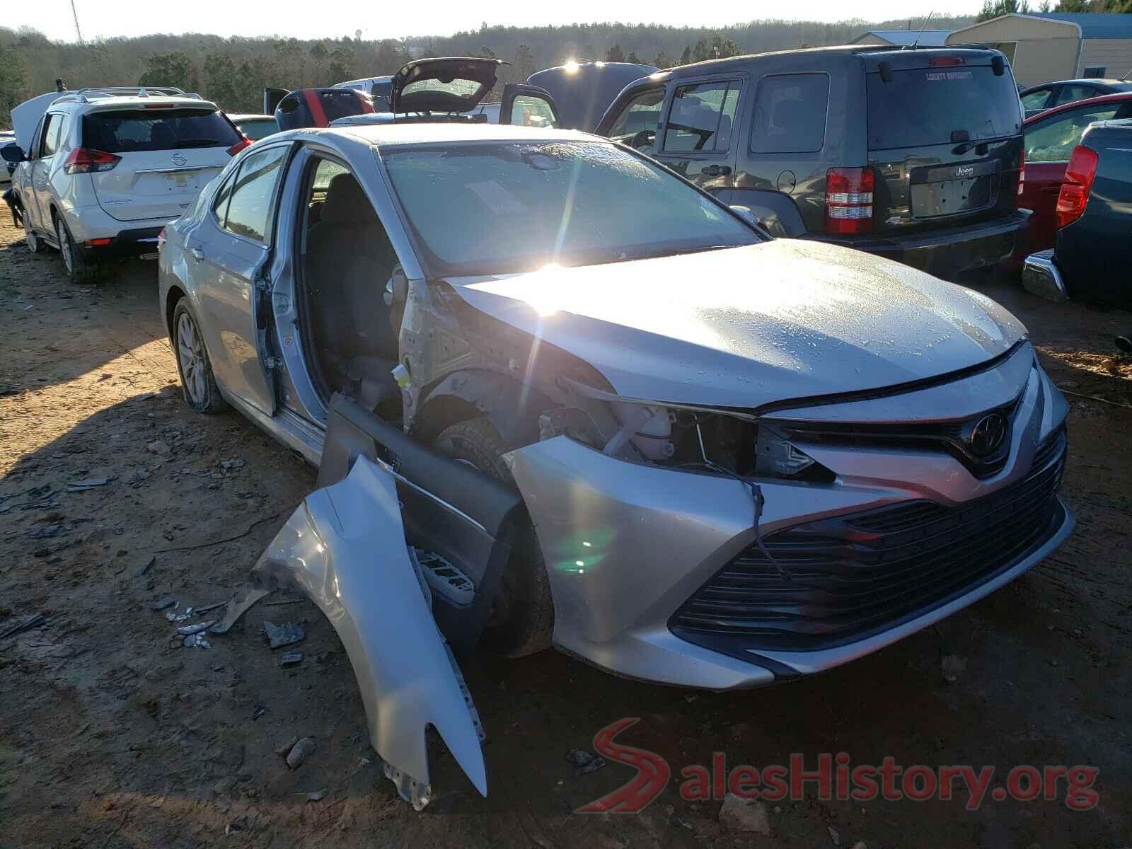 JTNB11HK9J3032586 2018 TOYOTA CAMRY