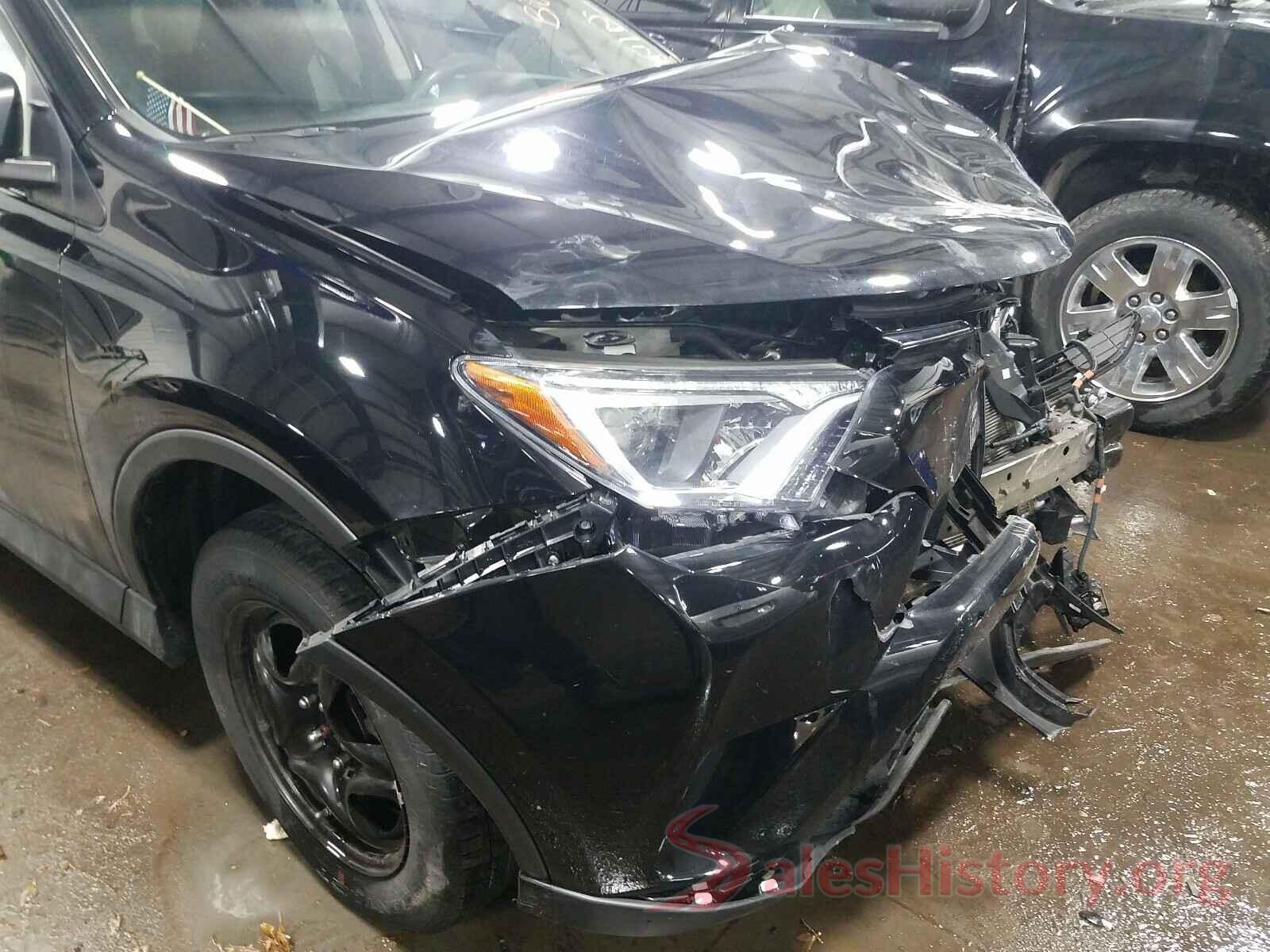 2T3BFREV5JW756419 2018 TOYOTA RAV4