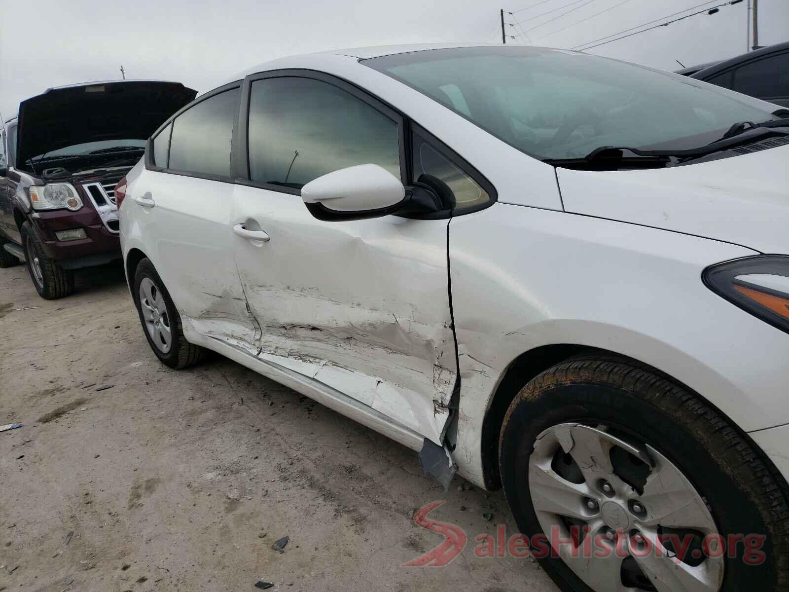 3KPFL4A78JE261423 2018 KIA FORTE