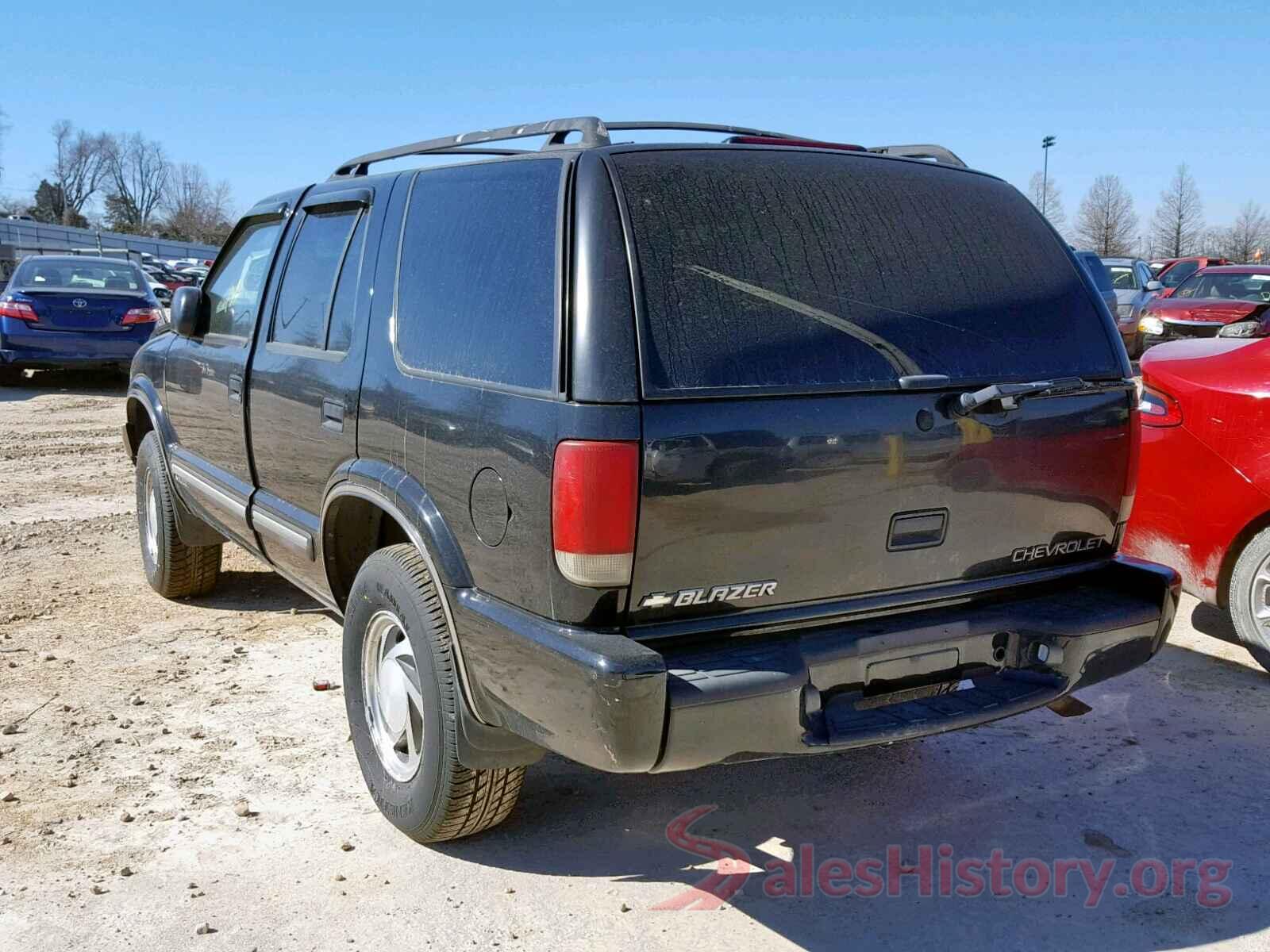 2HGFC2F5XJH608378 2000 CHEVROLET BLAZER