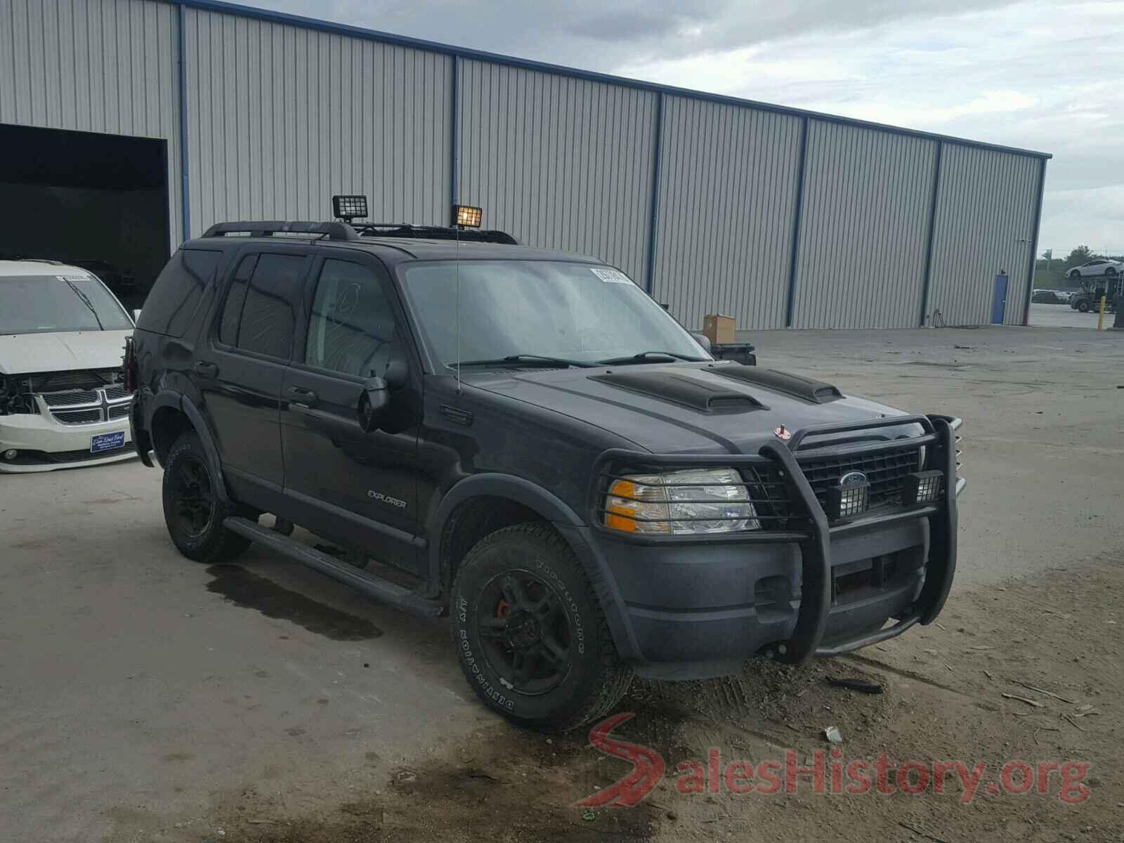 3C4NJCBB9JT471216 2005 FORD EXPLORER