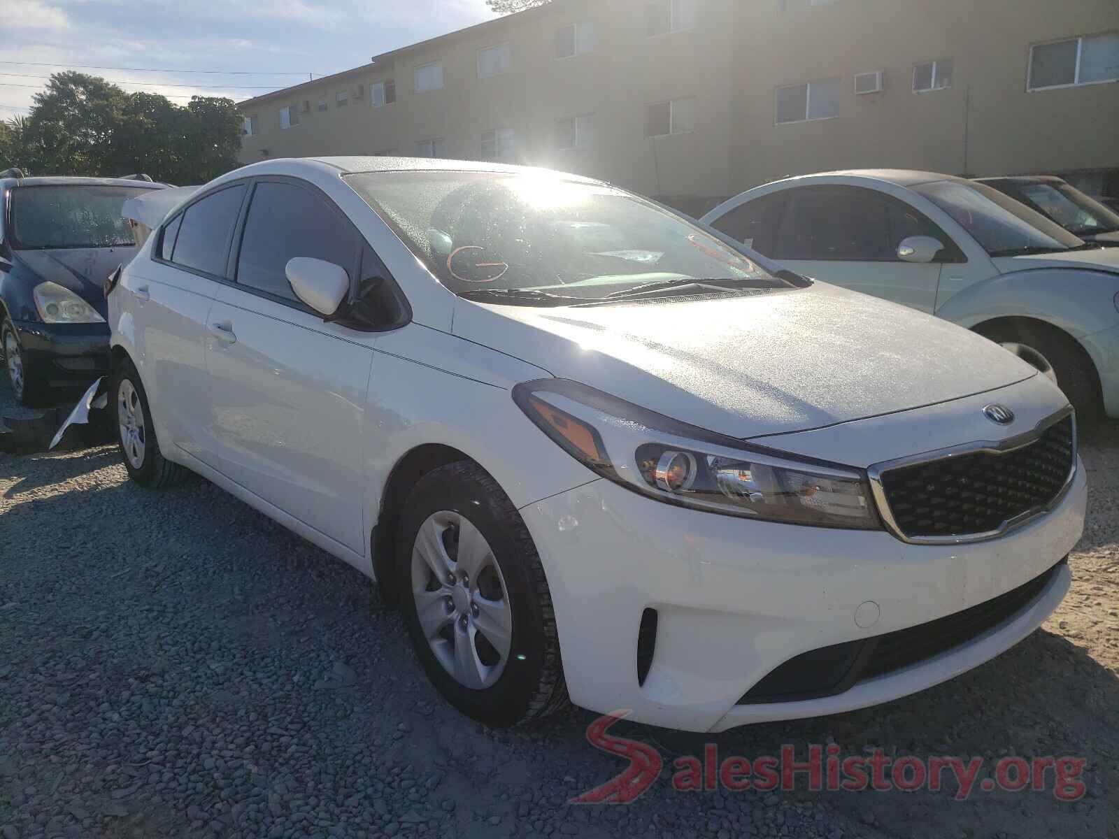 3KPFK4A76JE245000 2018 KIA FORTE