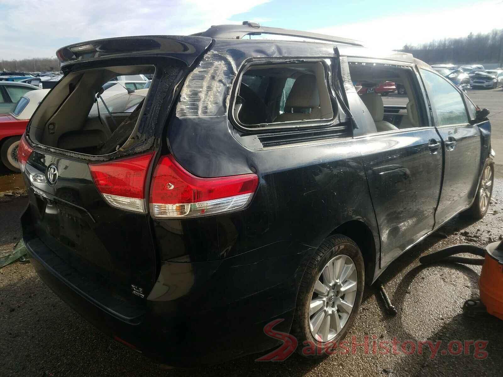 5TFDW5F18JX710723 2011 TOYOTA SIENNA