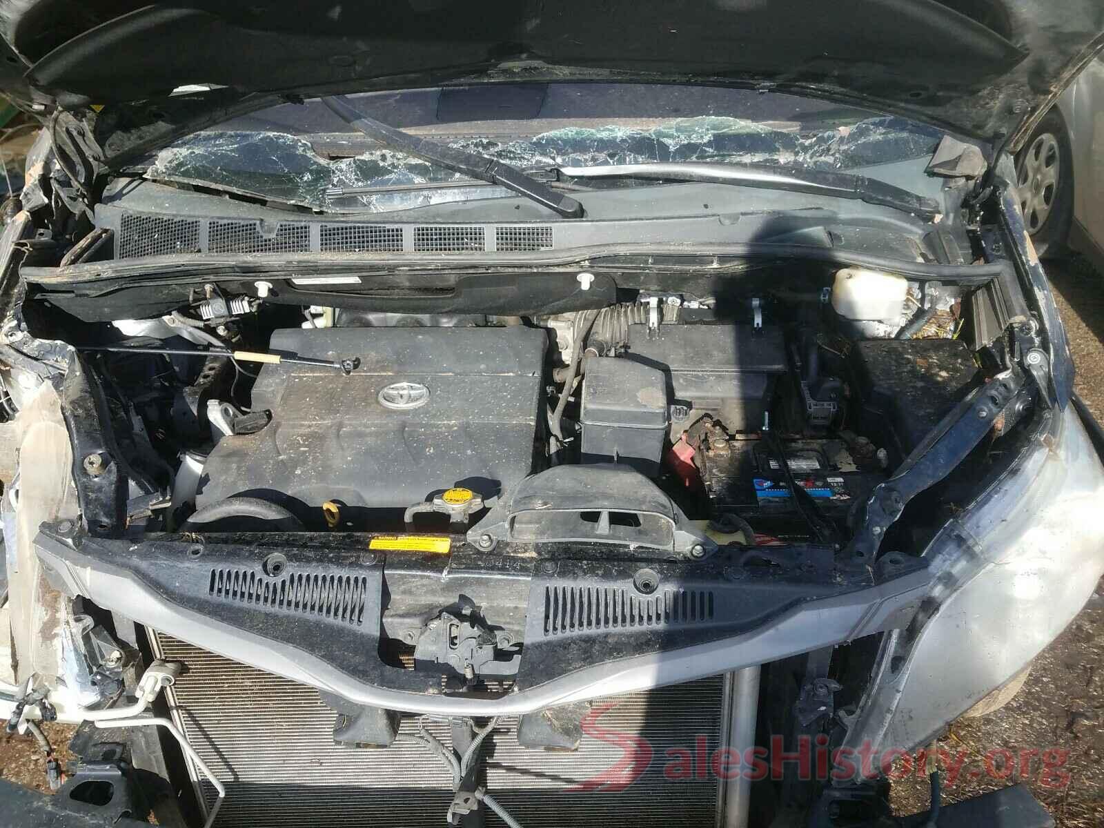 5TFDW5F18JX710723 2011 TOYOTA SIENNA