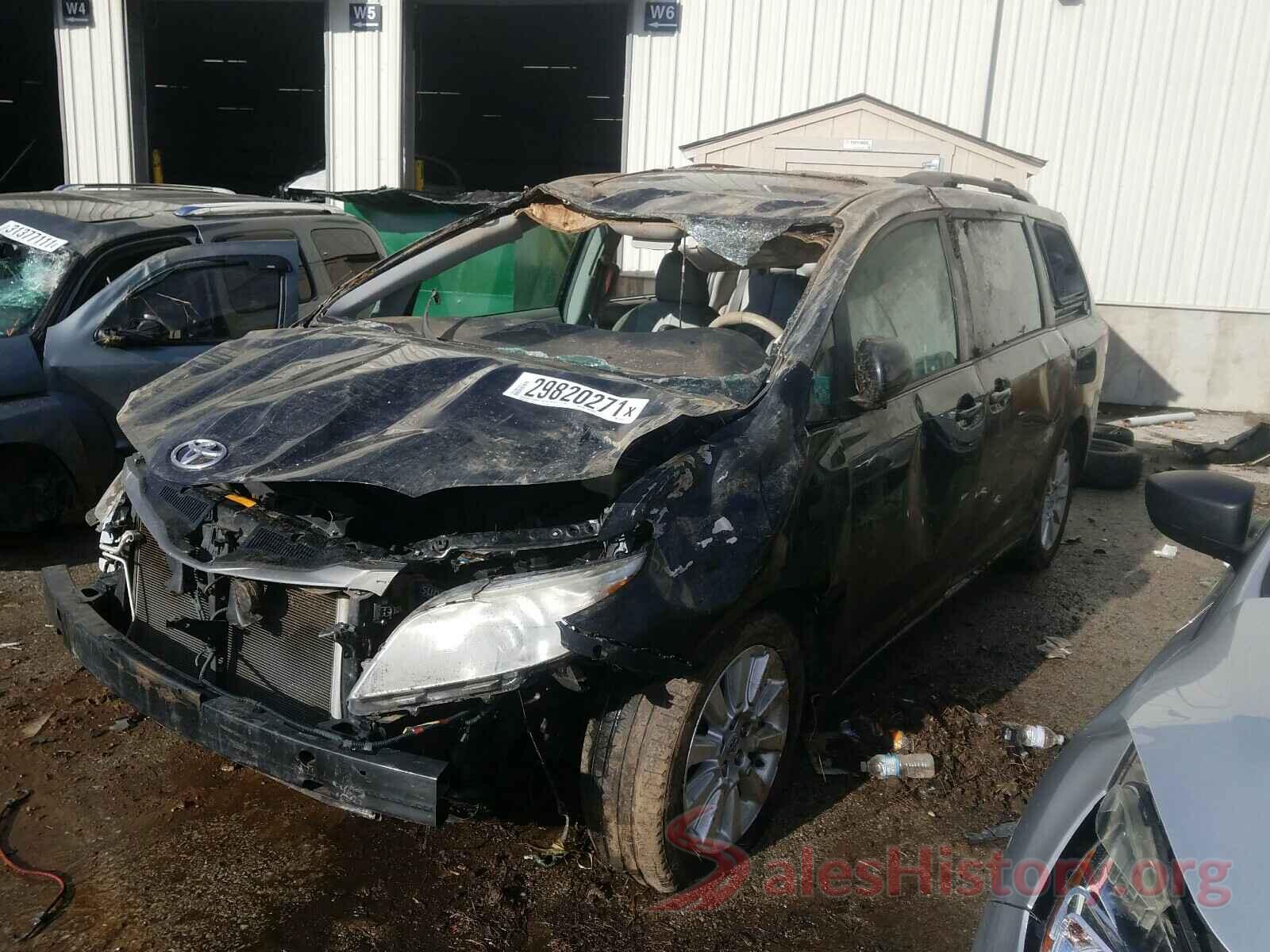 5TFDW5F18JX710723 2011 TOYOTA SIENNA