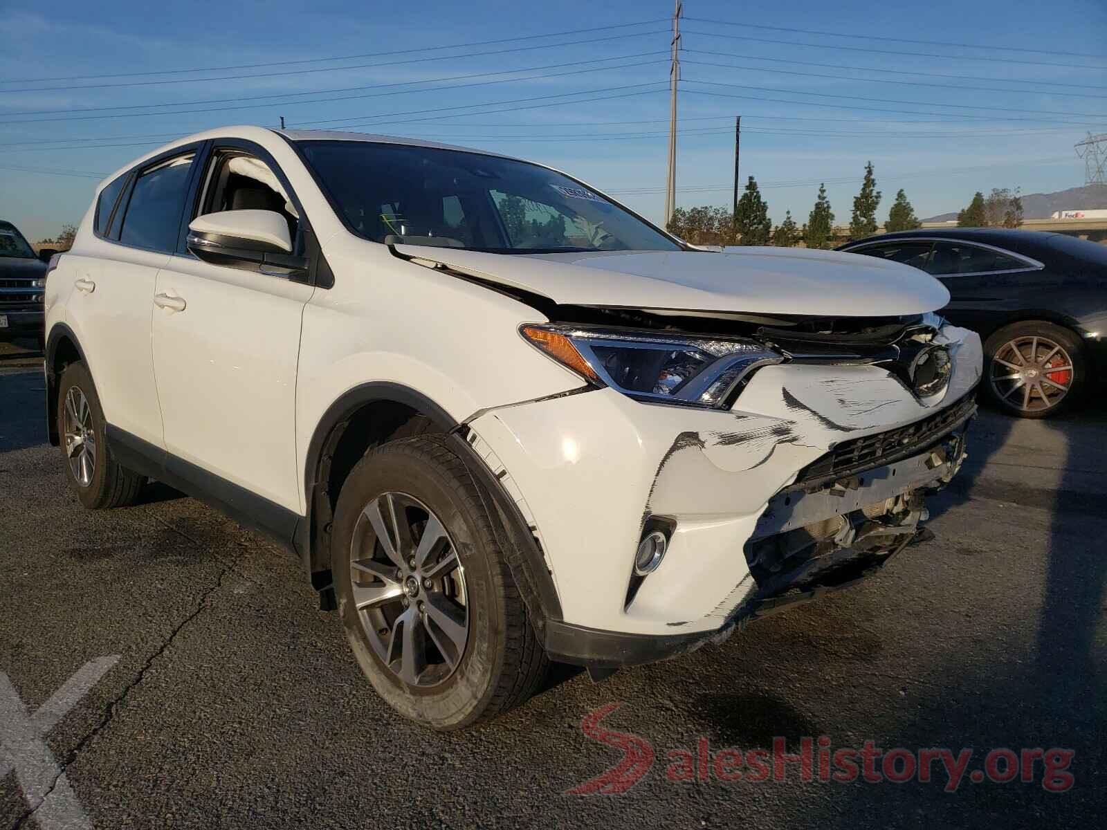 JTMWFREV0JJ726860 2018 TOYOTA RAV4