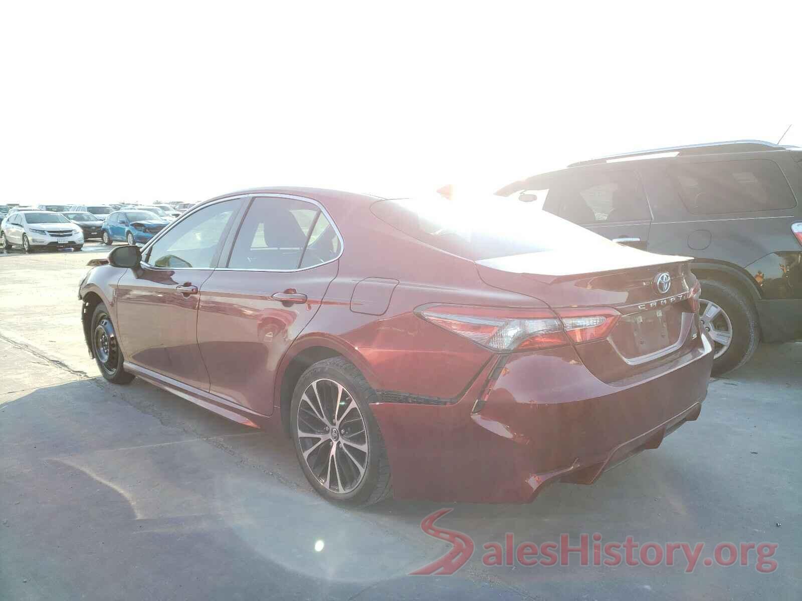 4T1B11HK6JU567076 2018 TOYOTA CAMRY