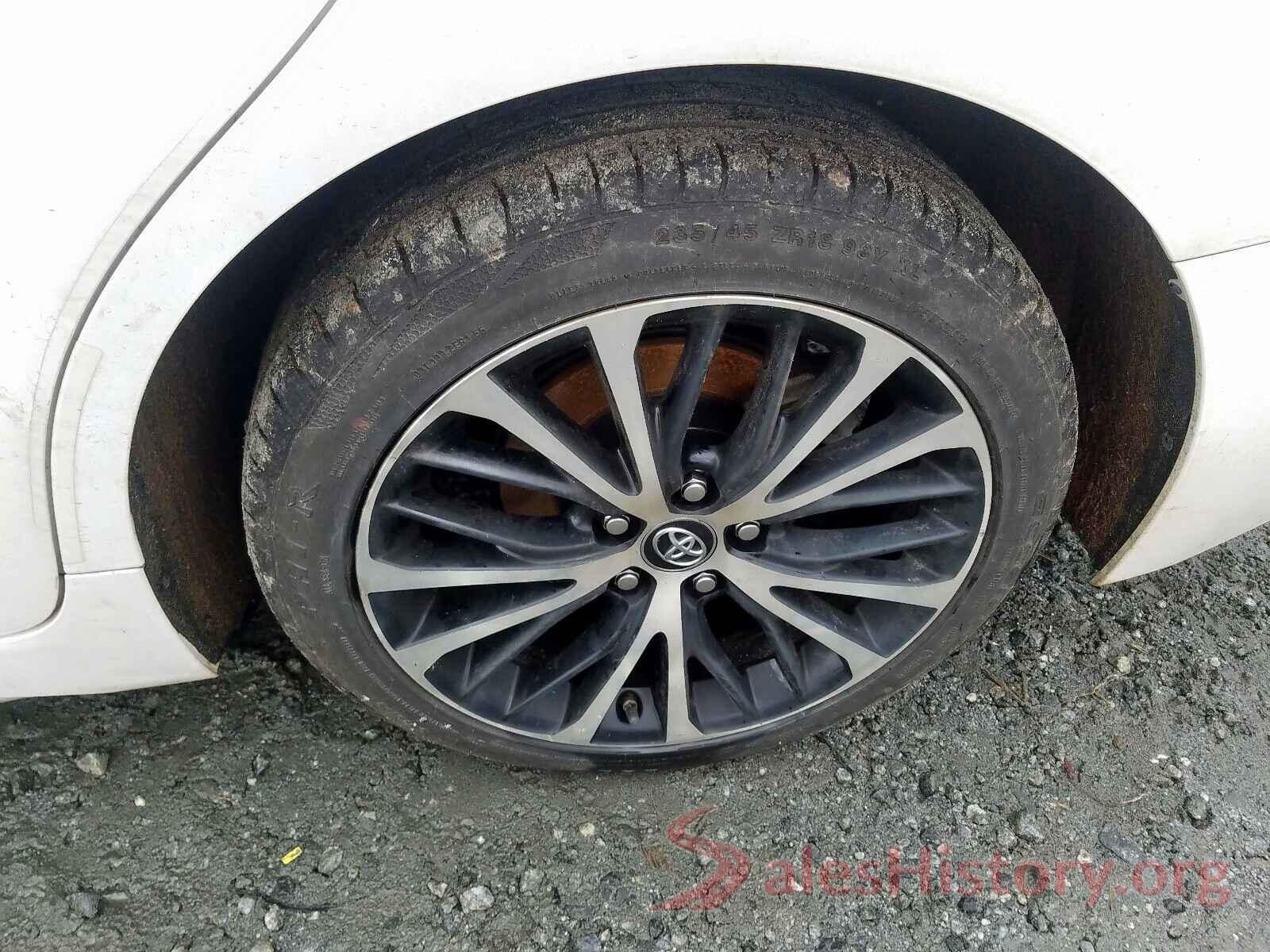 4T1B11HK8JU049485 2018 TOYOTA CAMRY