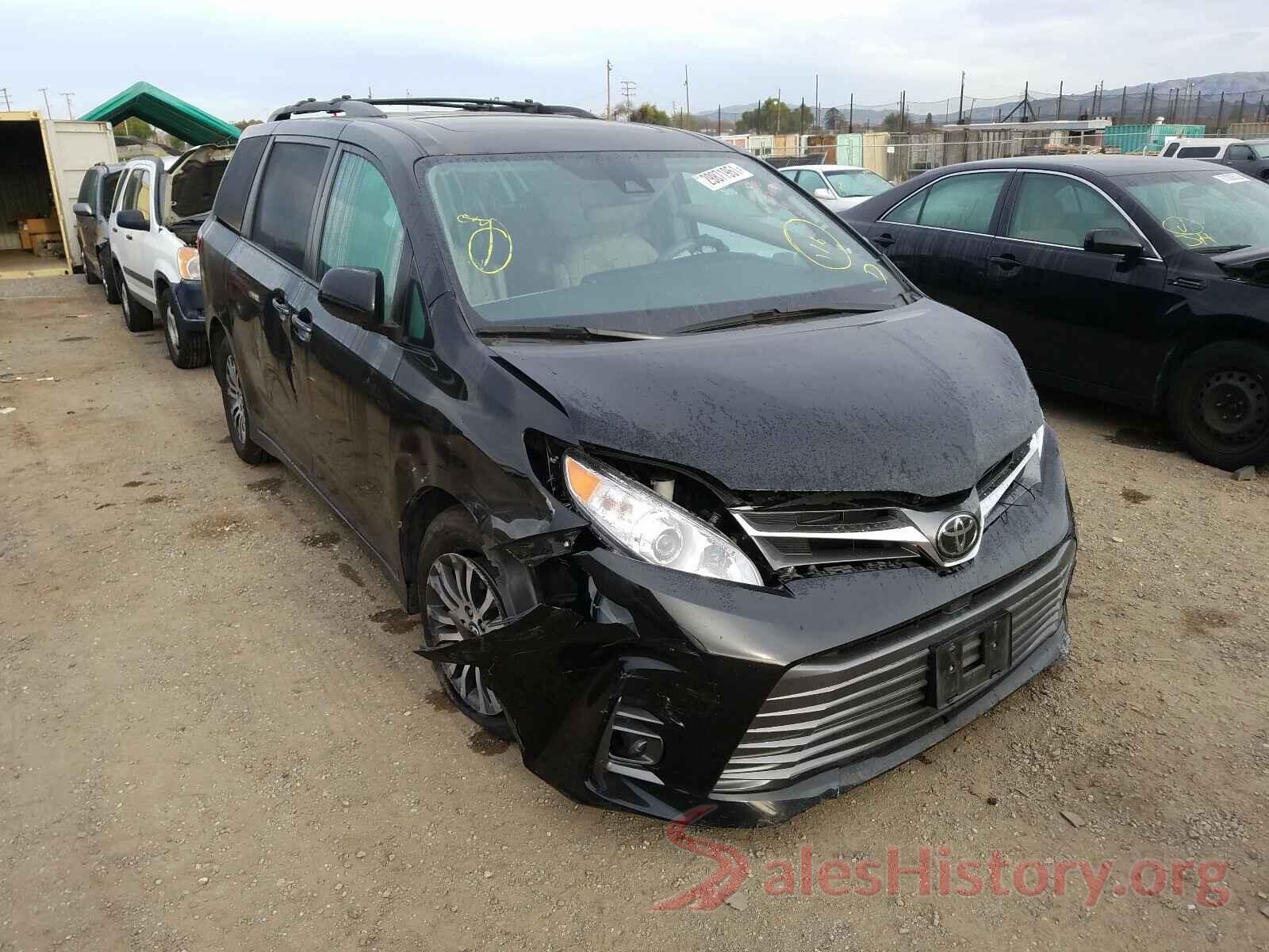 5TDYZ3DC0JS924791 2018 TOYOTA SIENNA