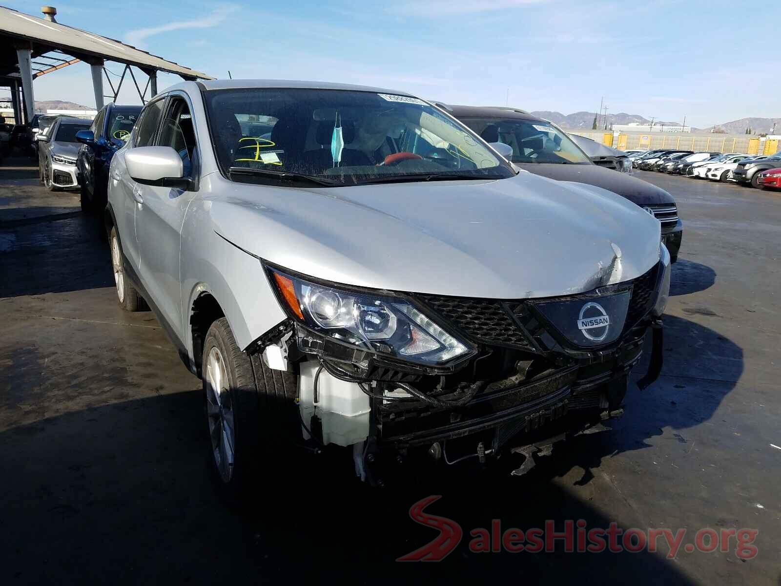 JN1BJ1CP6JW152709 2018 NISSAN ROGUE