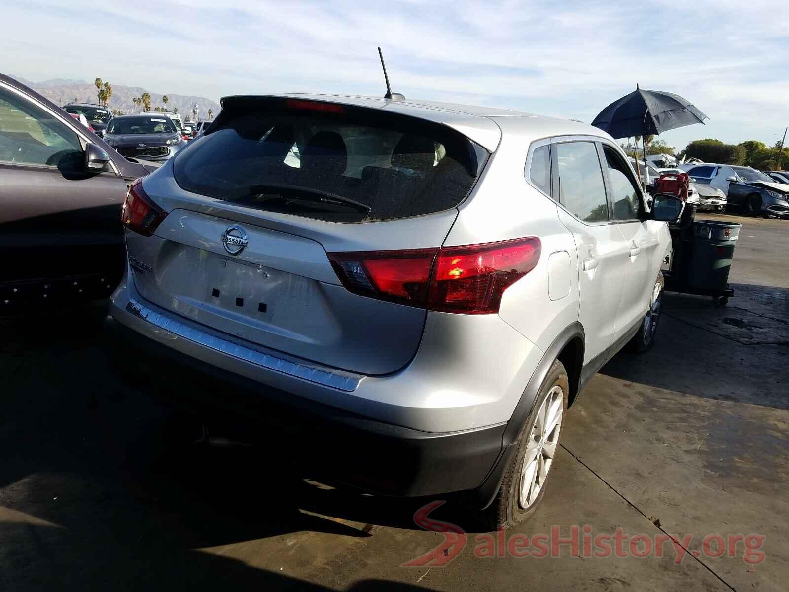 JN1BJ1CP6JW152709 2018 NISSAN ROGUE