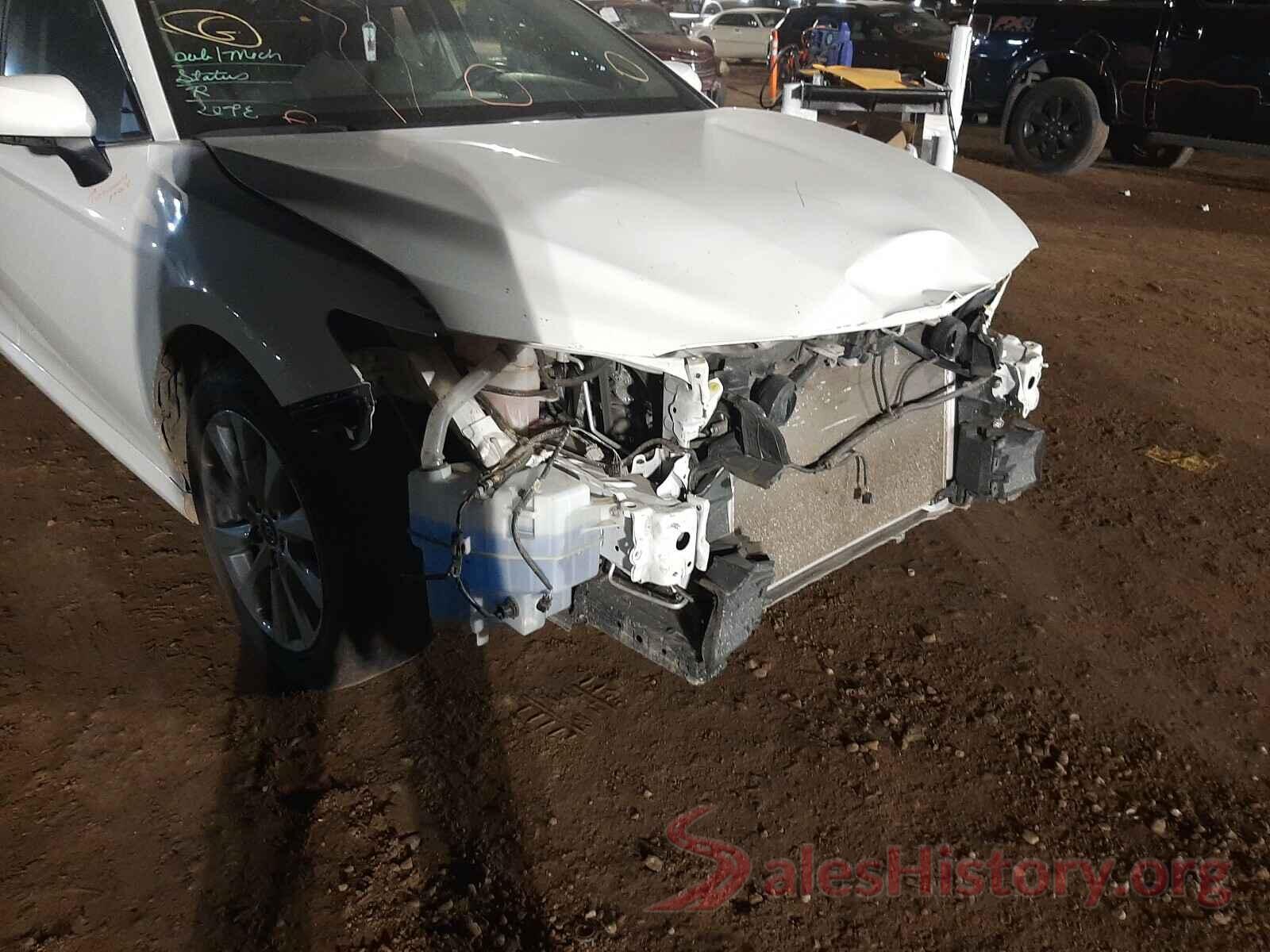 4T1B11HK0JU524725 2018 TOYOTA CAMRY