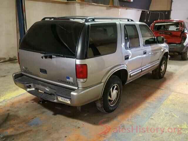 2HGFC2F58JH576935 2001 CHEVROLET BLAZER