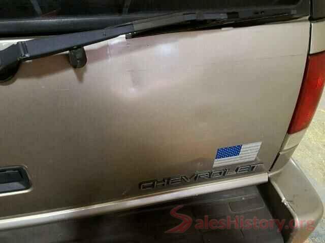 2HGFC2F58JH576935 2001 CHEVROLET BLAZER