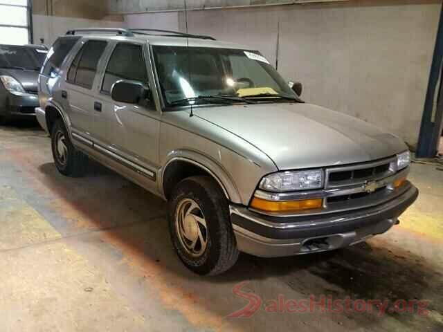 2HGFC2F58JH576935 2001 CHEVROLET BLAZER