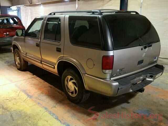 2HGFC2F58JH576935 2001 CHEVROLET BLAZER