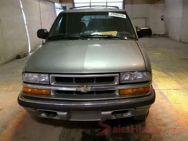 2HGFC2F58JH576935 2001 CHEVROLET BLAZER