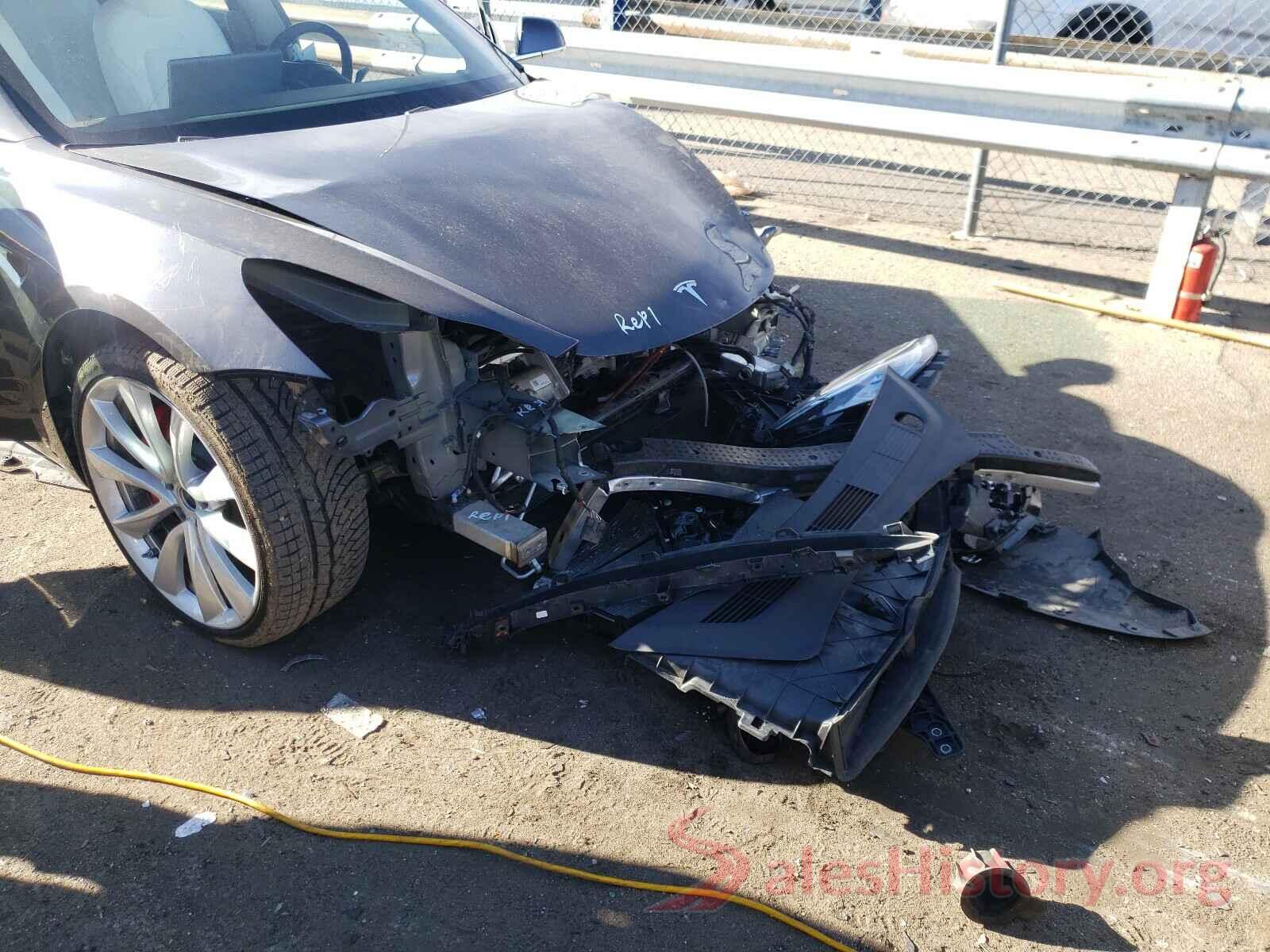 5YJ3E1EBXJF081770 2018 TESLA MODEL 3