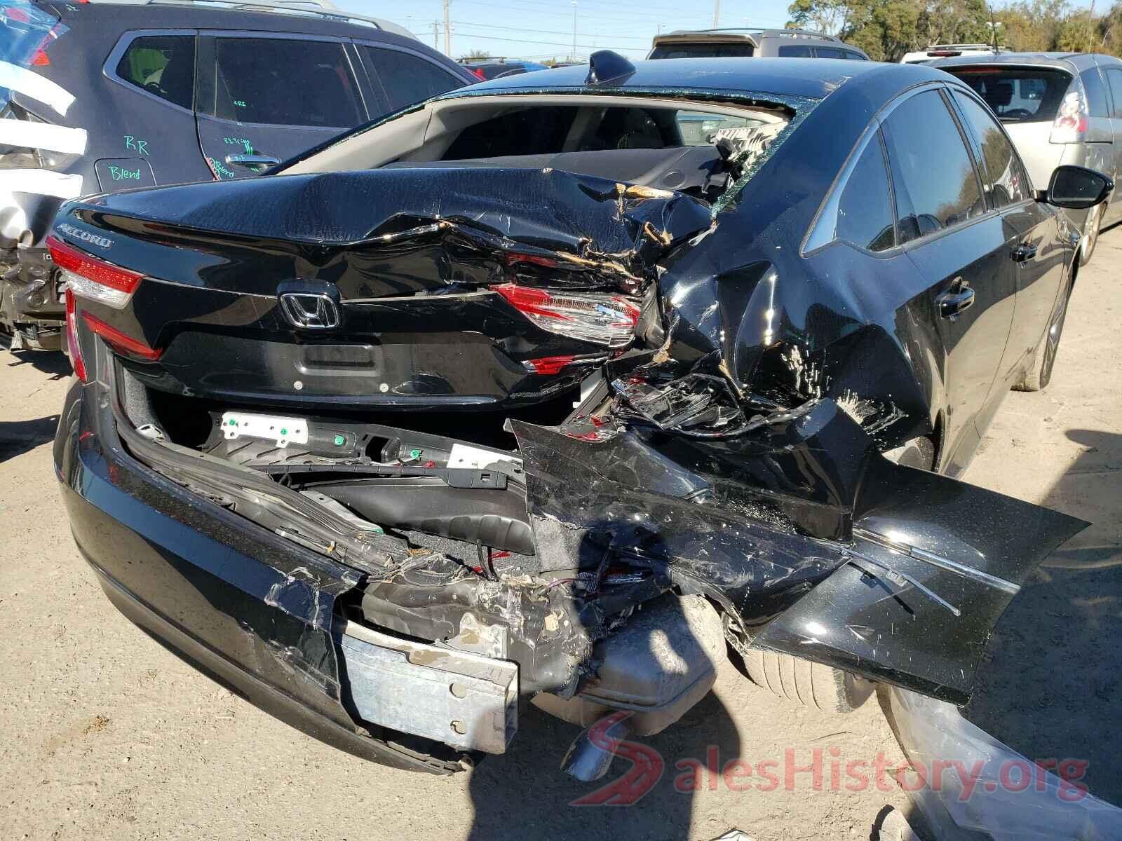 1HGCV1F50JA055455 2018 HONDA ACCORD