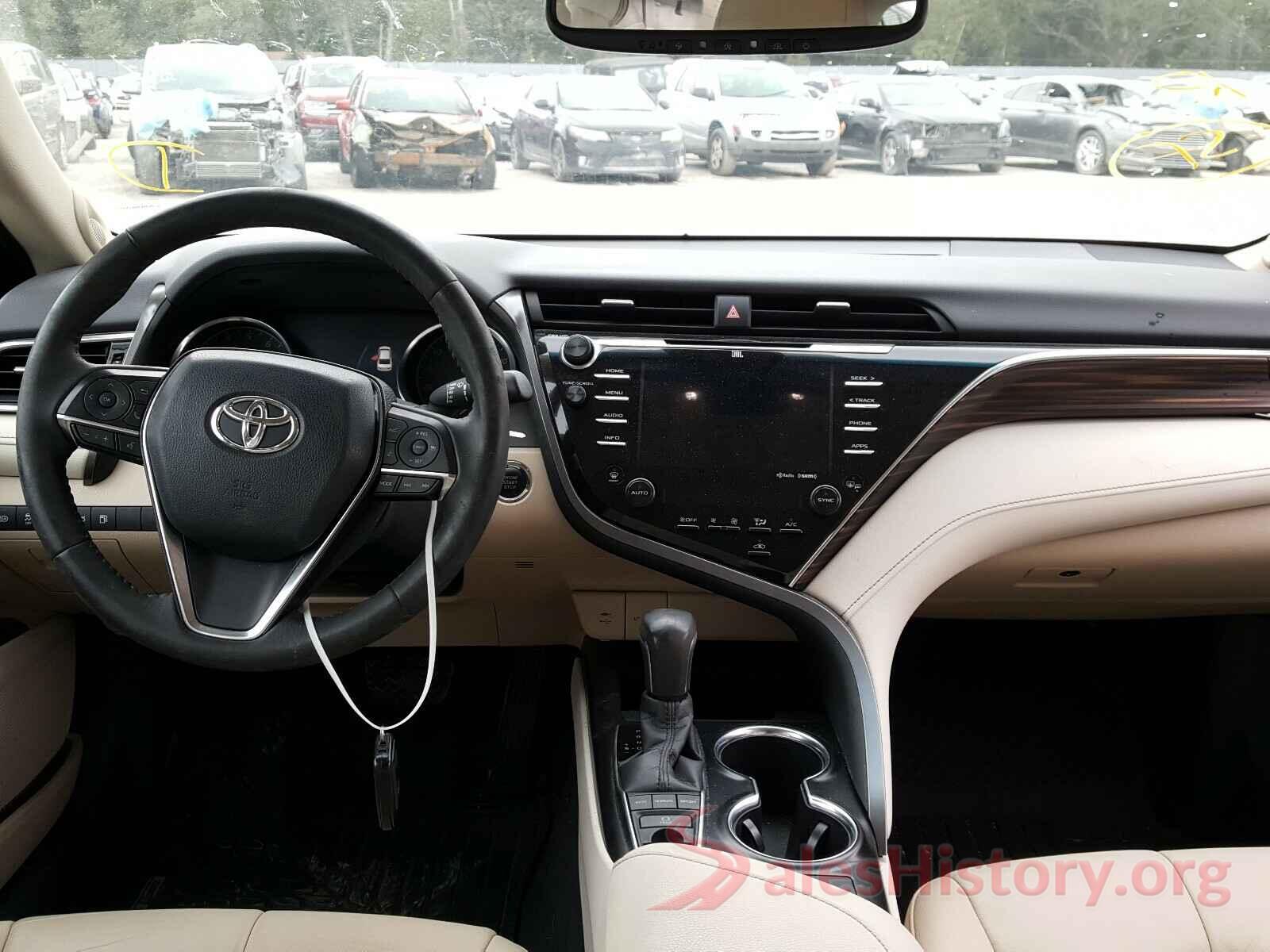 4T1B11HK4JU093094 2018 TOYOTA CAMRY