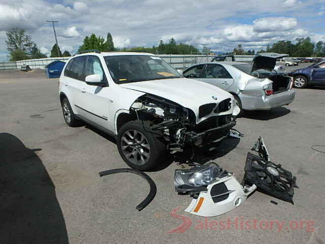 JN8AT2MV5HW007360 2011 BMW X5