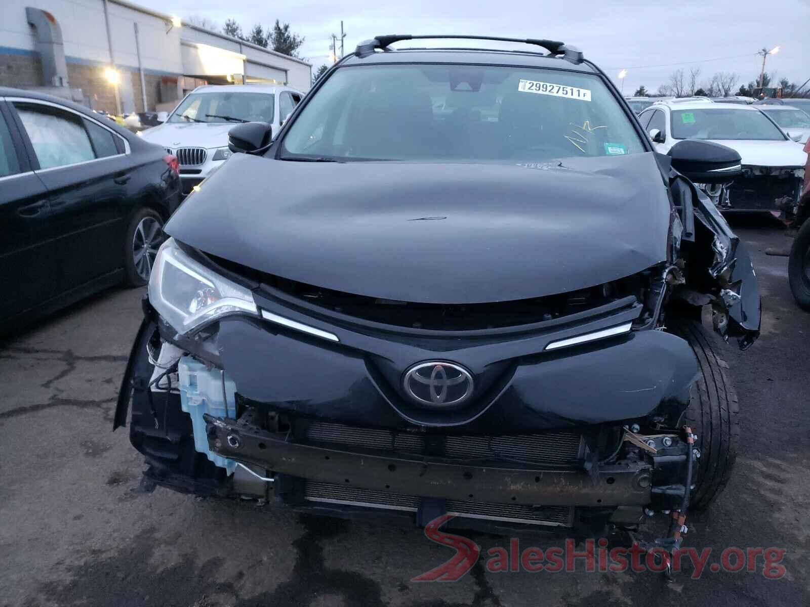 2T3RFREVXHW630775 2017 TOYOTA RAV4