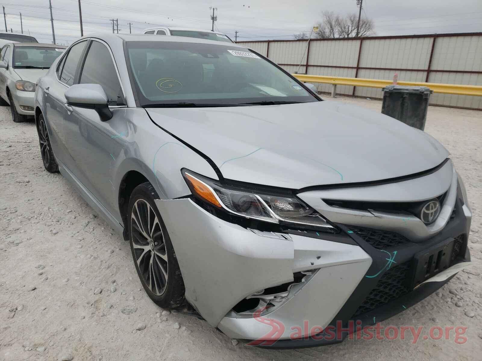 4T1B11HK7JU572979 2018 TOYOTA CAMRY