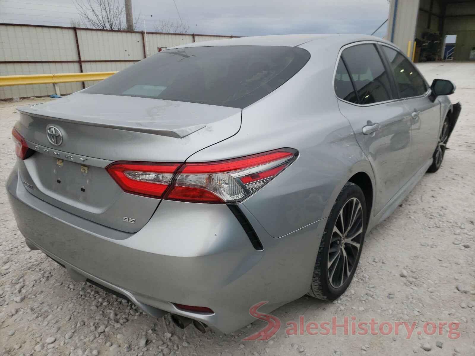 4T1B11HK7JU572979 2018 TOYOTA CAMRY