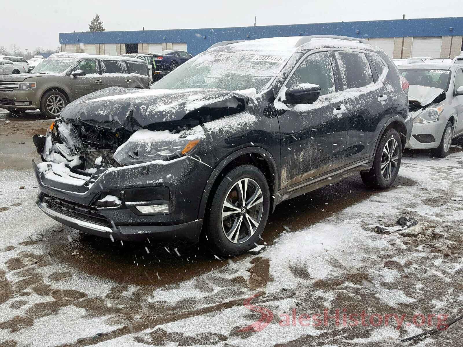 5N1AT2MV8HC869366 2017 NISSAN ROGUE