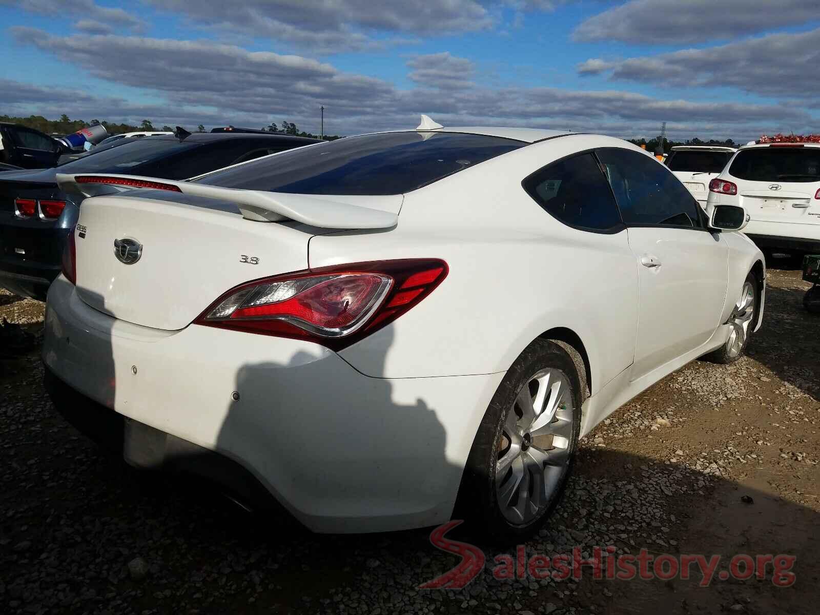 3N6CM0KN8HK720805 2013 HYUNDAI GENESIS