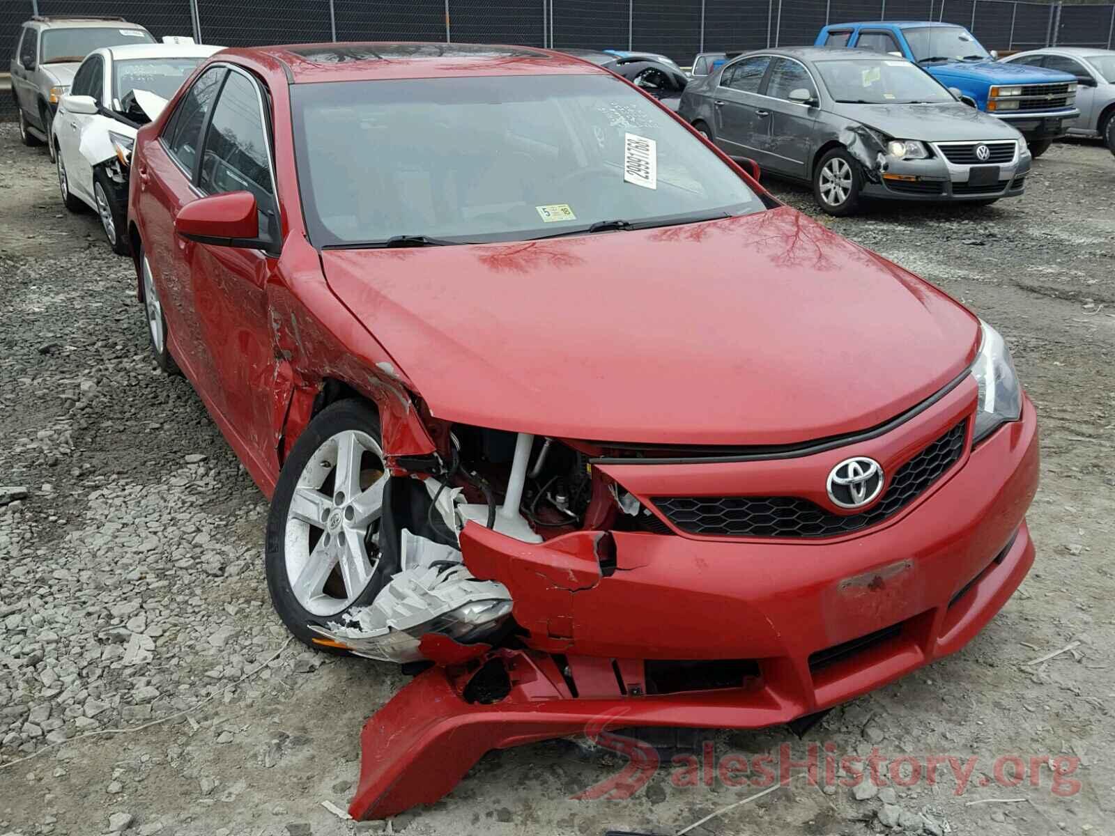 YV440MDRXH2222513 2014 TOYOTA CAMRY