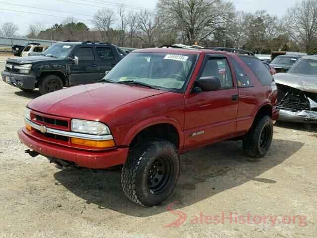 1GNKRFED4HJ182070 2000 CHEVROLET BLAZER