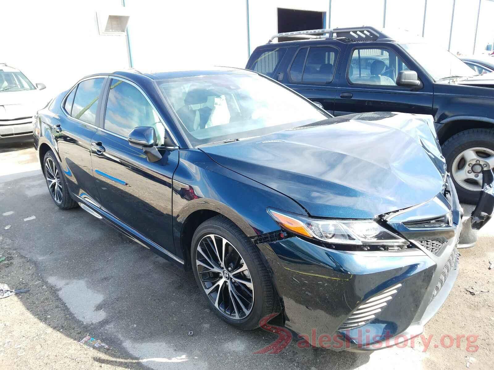 4T1B11HK2KU260862 2019 TOYOTA CAMRY