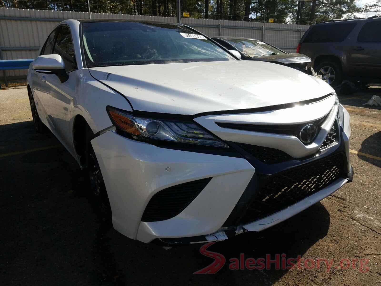 4T1B61HK3JU157479 2018 TOYOTA CAMRY