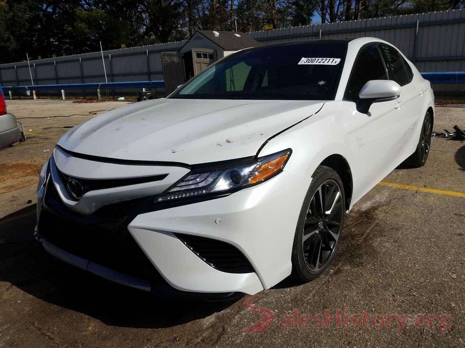 4T1B61HK3JU157479 2018 TOYOTA CAMRY