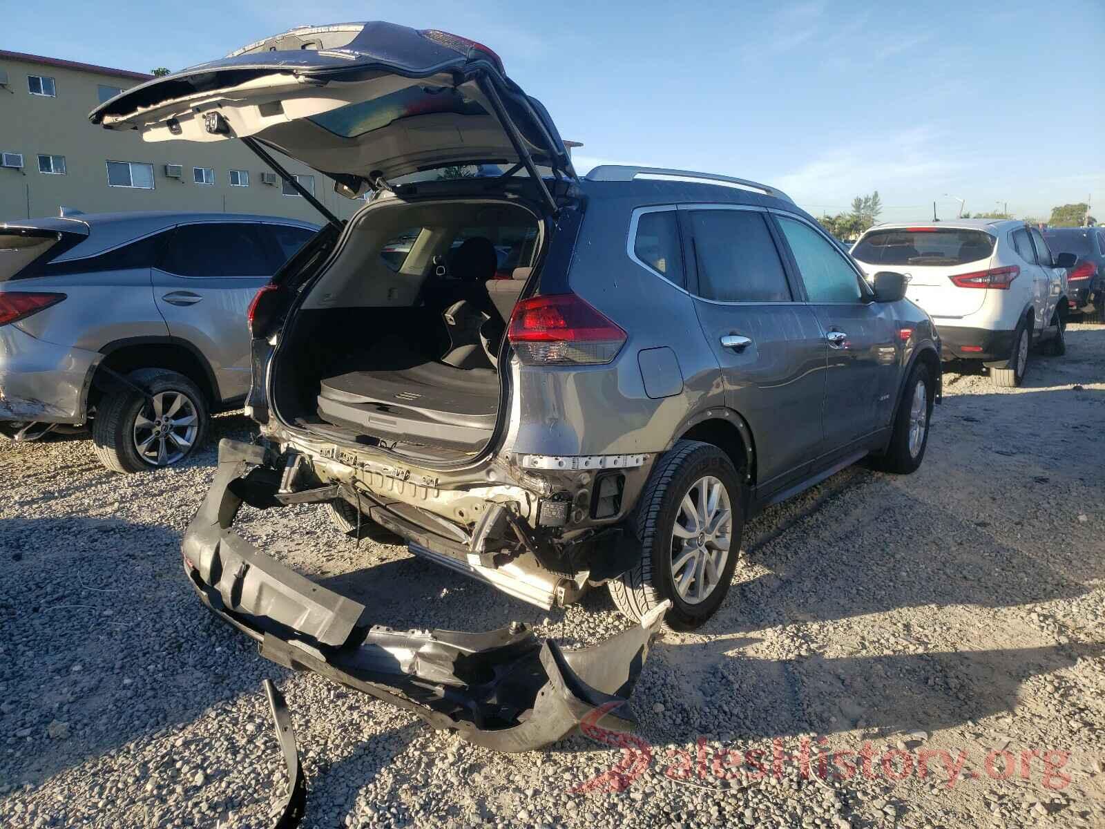 5N1ET2MT8JC823915 2018 NISSAN ROGUE