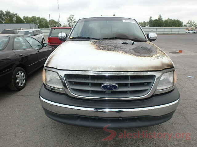 3N1CP5CU9KL569345 2000 FORD F150