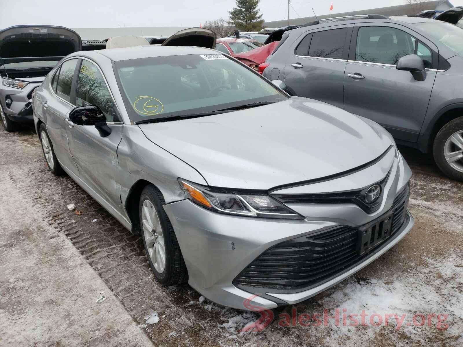 4T1B11HK2JU632411 2018 TOYOTA CAMRY